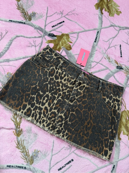 Edikted Dresses & Skirts - Edikted Leopard Print Denim Mini Skirt